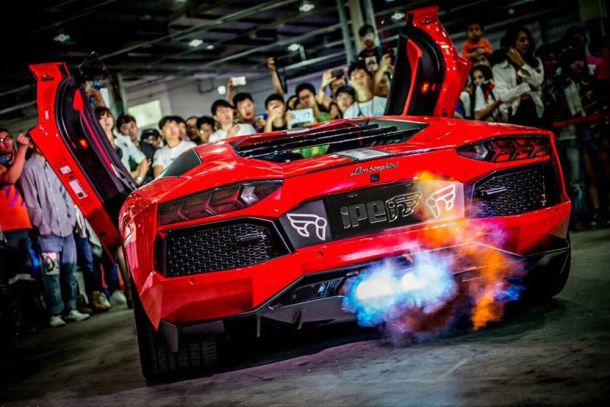 Lamborghini Aventador LP-700-4-720-4